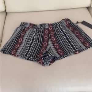 Shorts tapestry black/grey/red forever 21